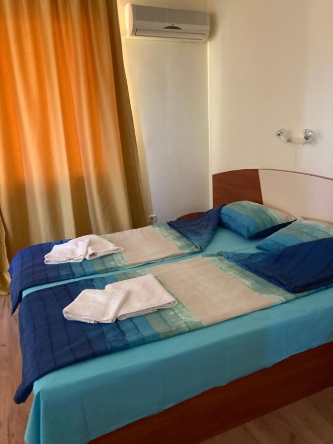 Family Hotel Neptun - 洛泽内茨 外观 照片