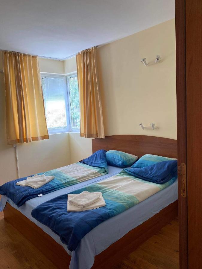 Family Hotel Neptun - 洛泽内茨 外观 照片
