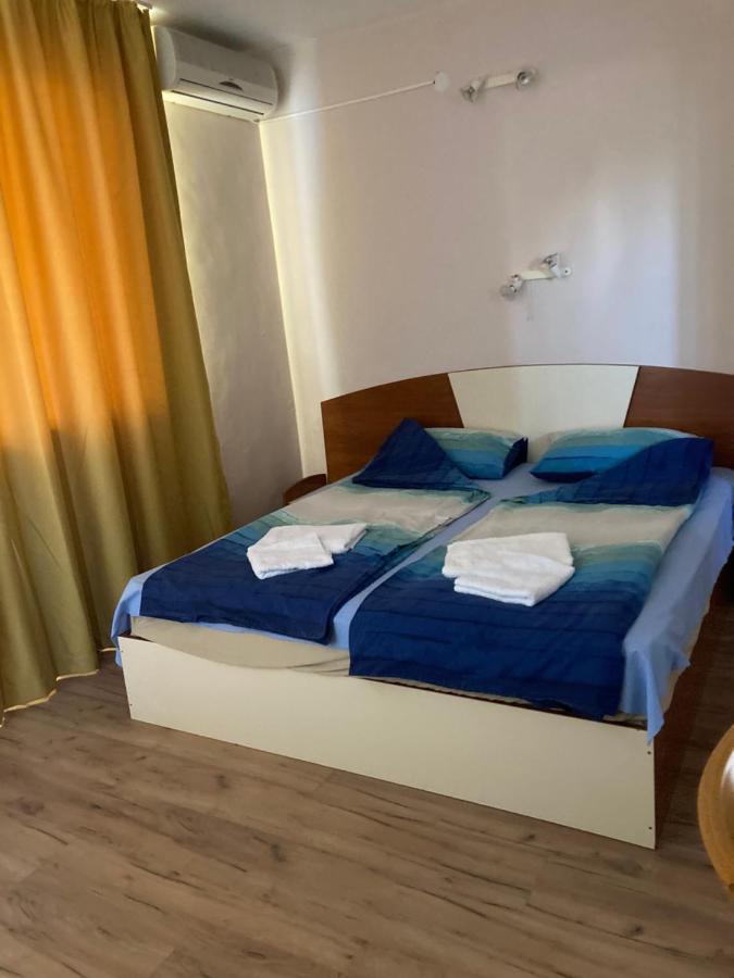 Family Hotel Neptun - 洛泽内茨 外观 照片