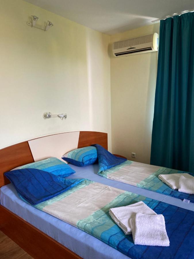 Family Hotel Neptun - 洛泽内茨 外观 照片