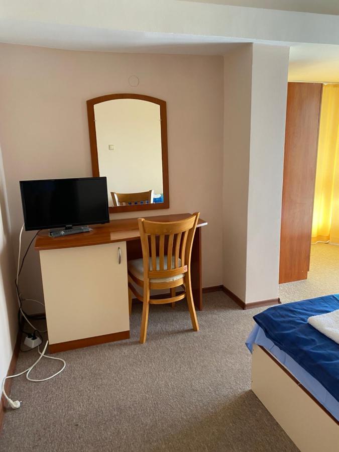 Family Hotel Neptun - 洛泽内茨 外观 照片