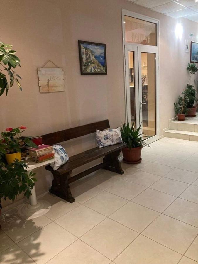 Family Hotel Neptun - 洛泽内茨 外观 照片