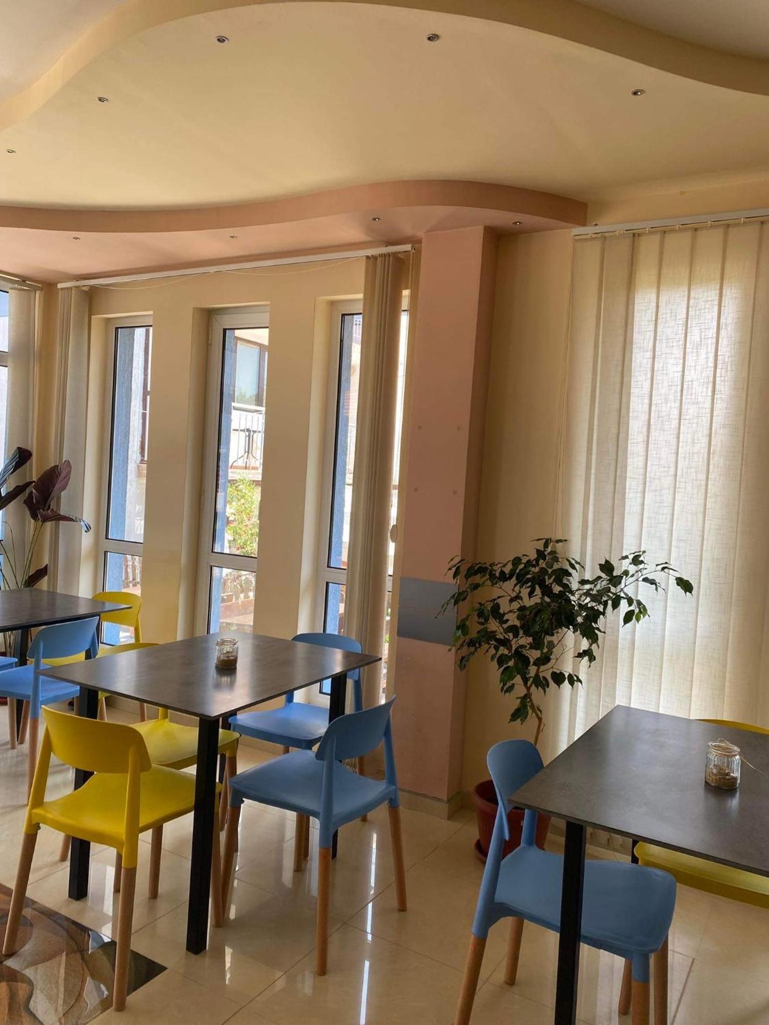 Family Hotel Neptun - 洛泽内茨 外观 照片