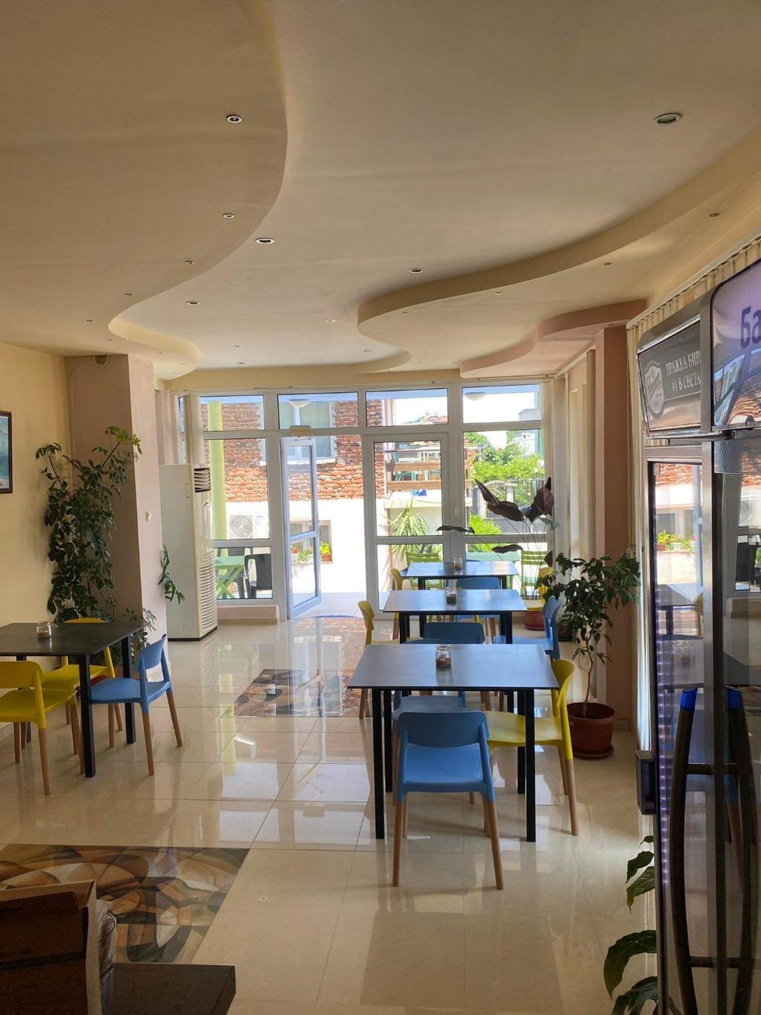 Family Hotel Neptun - 洛泽内茨 外观 照片