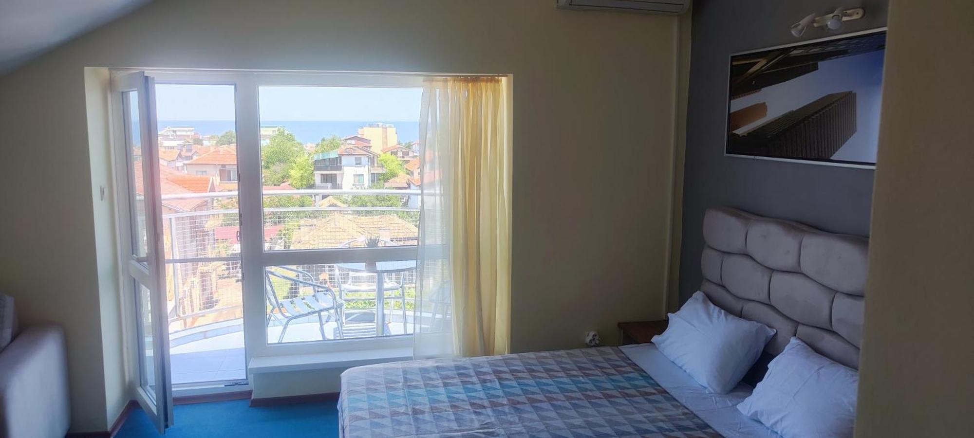 Family Hotel Neptun - 洛泽内茨 外观 照片