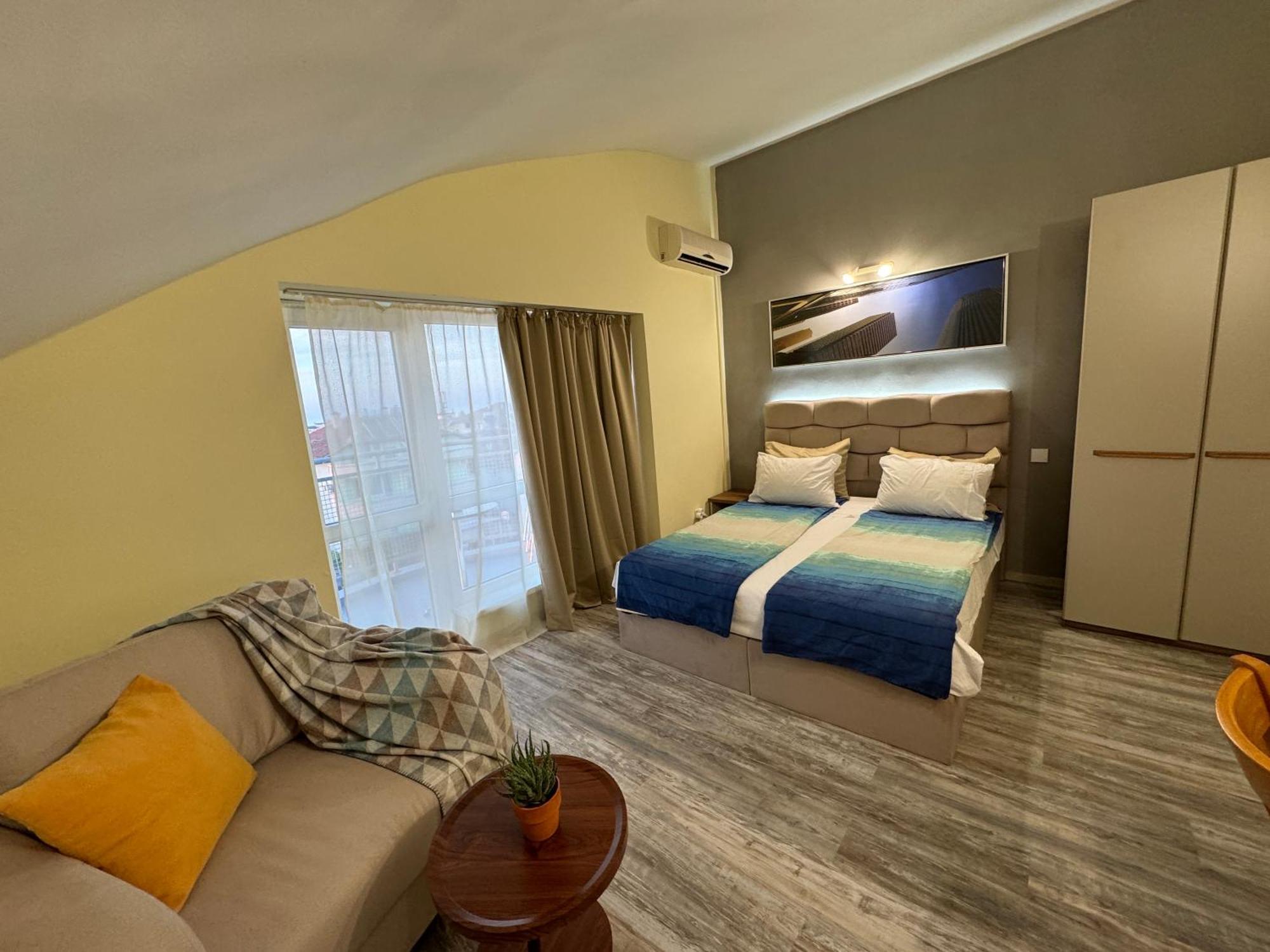Family Hotel Neptun - 洛泽内茨 外观 照片